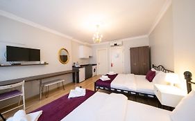 Frame Hotel & Suites